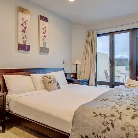 Lakefront Luxury Penthouse Central كوينستاون المظهر الخارجي الصورة