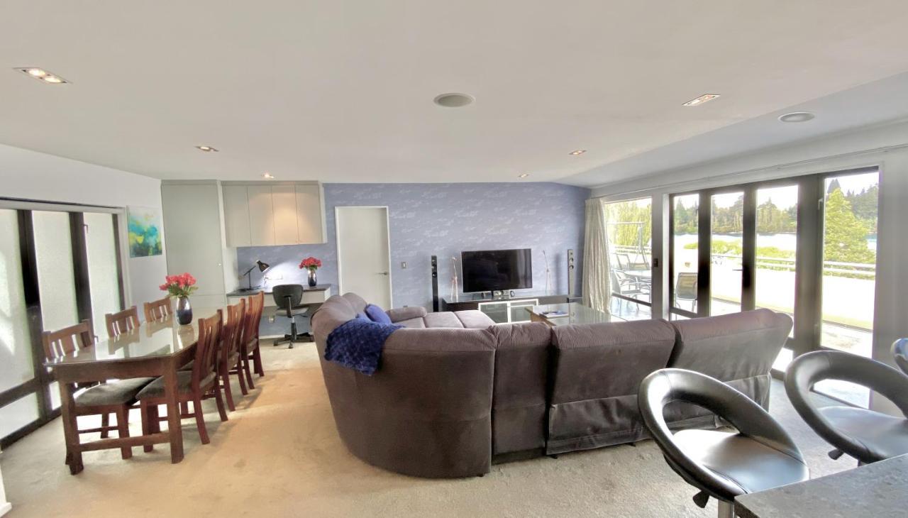 Lakefront Luxury Penthouse Central كوينستاون المظهر الخارجي الصورة
