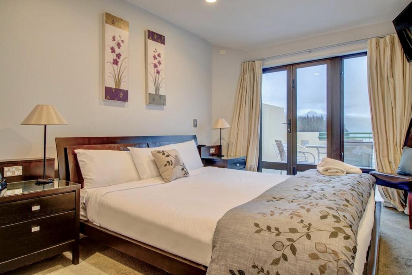 Lakefront Luxury Penthouse Central كوينستاون المظهر الخارجي الصورة